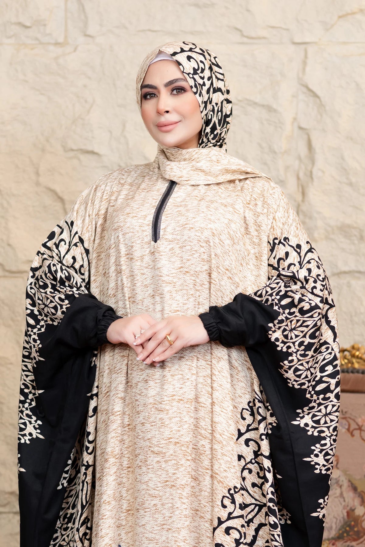 أسود
