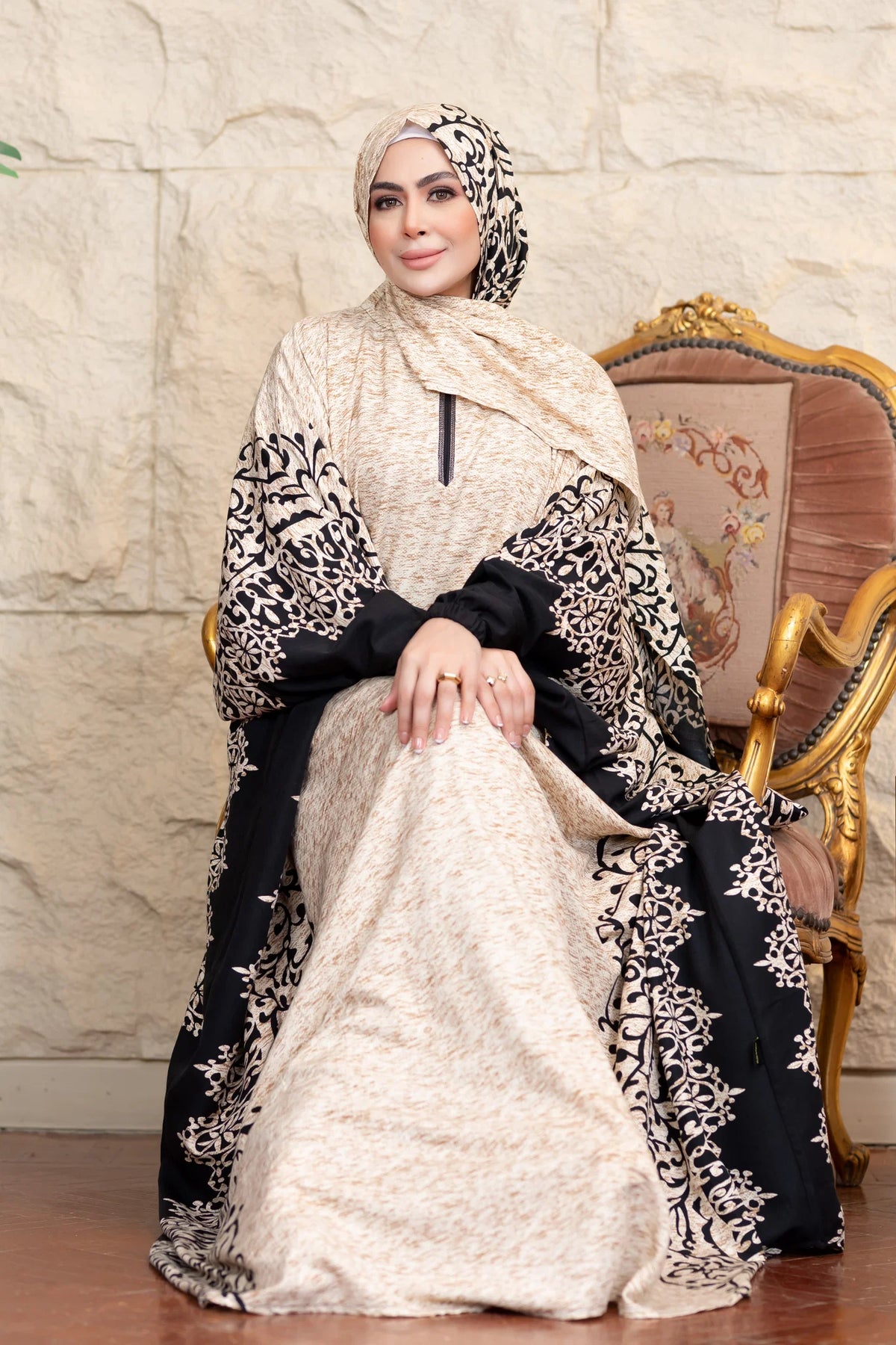 أسود